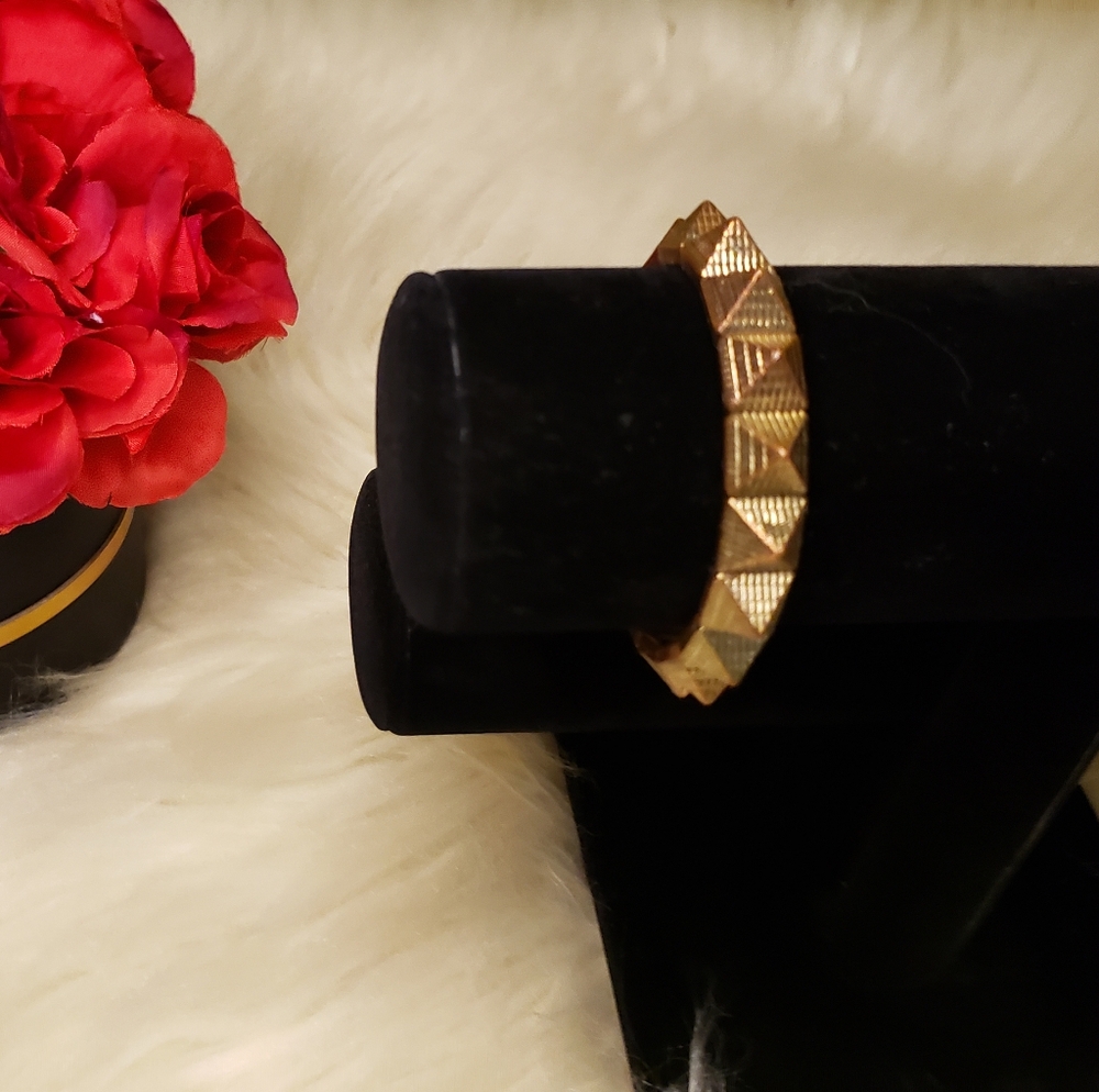 Gold Pyramid Spike Stretch Bracelet Textured Geometric Bangle Vintage Inspired - Picture 6 of 8
